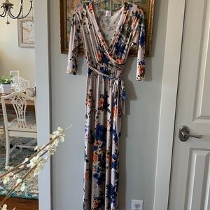 Wanna B Maxi Dress. Like new! Size S